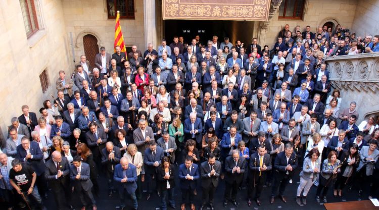 Alcaldes amb el president i vicepresident del Govern, Quim Torra i Pere Aragonès, i el president del Parlament, Roger Torrent (arxiu). ACN