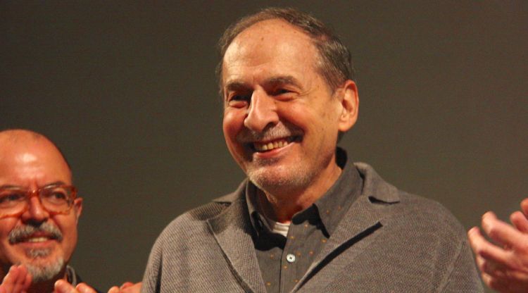 Josep Maria Benet i Jornet, somrient, després de rebre el premi d'honor del Most 2016. ACN