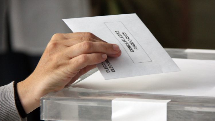 A les dues del migdia, a Catalunya ha votat el 28,90% de l'electorat © ACN