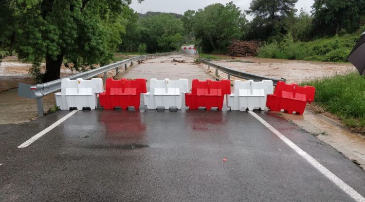 Una carretera tarragonina inundada, ahir