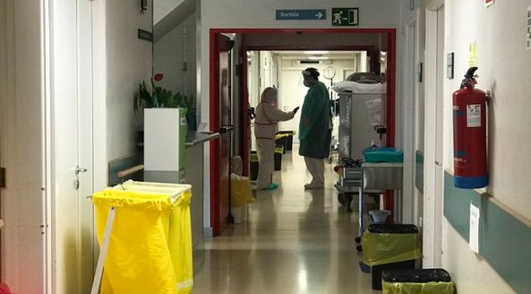 Dos treballadors protegits a l'hospital de Campdevànol (Ripollès)