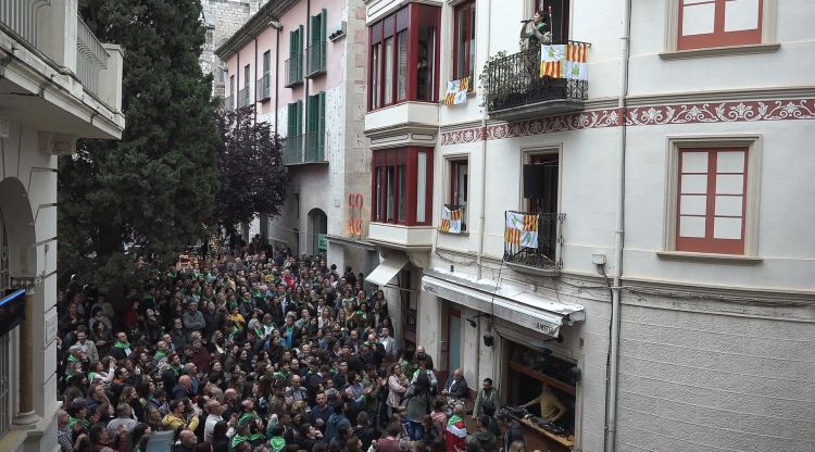 Un instant del xupinsso de l'any passat davant El Cafetó