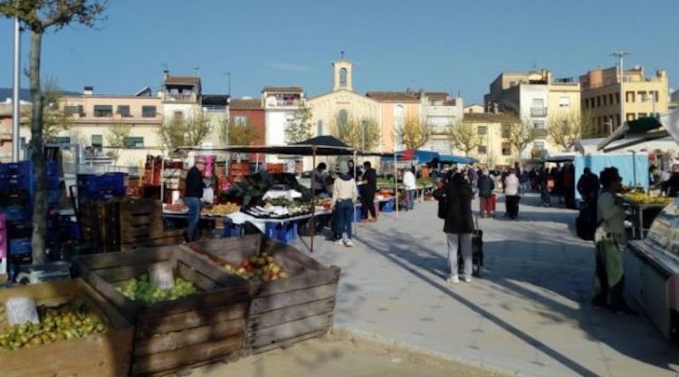 El mercat setmanal de fruita. Ràdio Banyoles