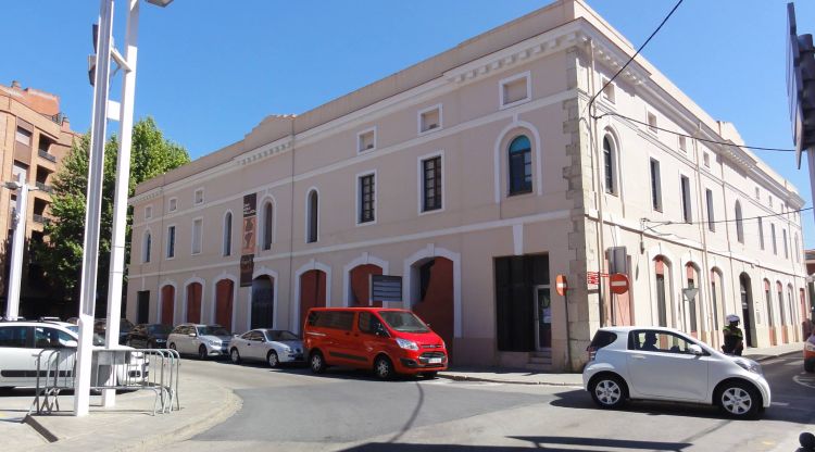 Exterior escola Josep Pallach de Figueres (arxiu)