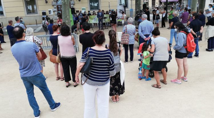 Concentració per condemnar l'atac amb àcid a una dona i la seva filla a Sant Feliu de Guíxols,