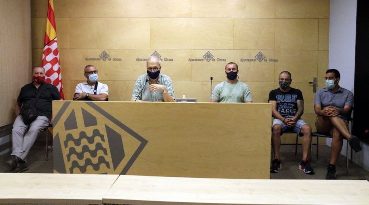La roda de premsa per donar a conèixer la sentència del Tribunal Suprem per vulnerar els drets sindicals d'un treballador de 'Girona+Neta. ACN