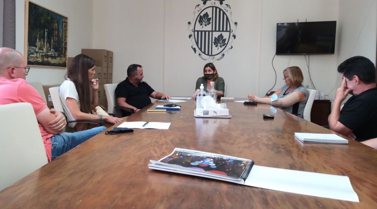 Un instant de la reunió entre l'Ajuntament i Comerç Figueres, ahir