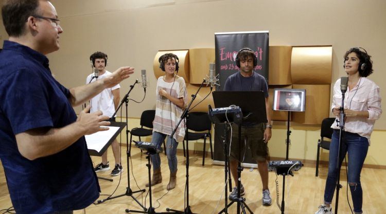 Manu Guix, Elena Gadel, Miki Núñez i Paula Giberga a l'estudi de gravació