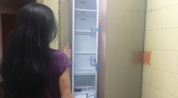 Una de les neveres que s'han instal·lat a casa d'una família vulnerable
