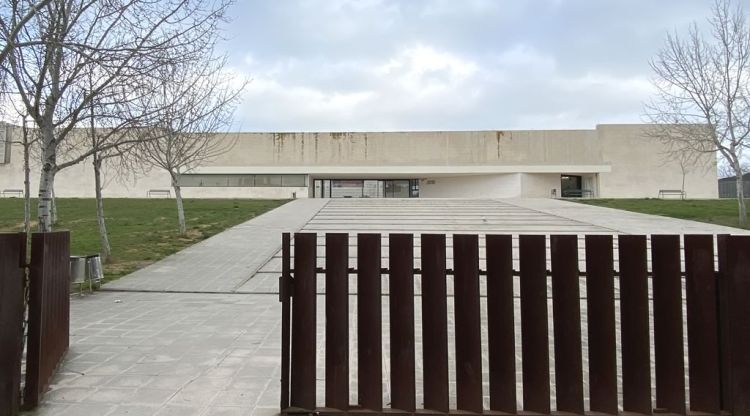 Entrada a l'Institut de Sant Feliu de Guíxols (Baix Empordà)