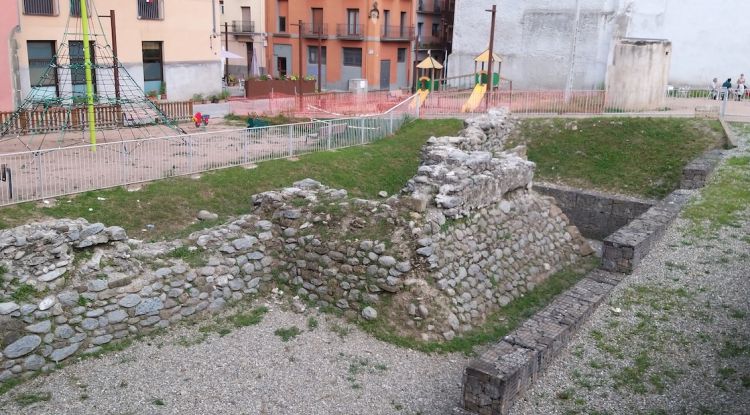 El tram de Muralla visible al carrer Pirineus