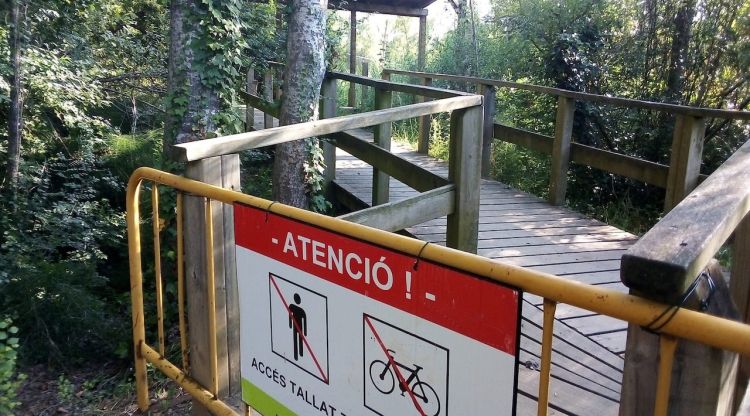Tanca que barra l'accés a la zona dels Amaradors