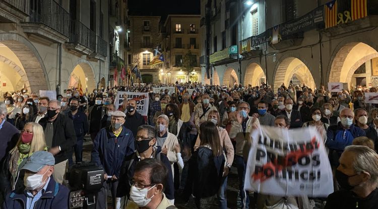 Alguns dels concentrats a Plaça del Vi. M. Estarriola