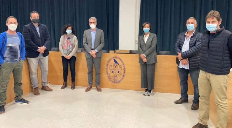 Un moment de l'acte de signatura de l'acord entre la Confraria, el Departament d'Agricultura i l'Ajuntament de Tossa