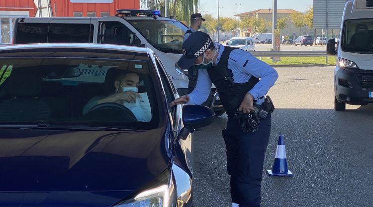 Un del controls que s'han efectuat aquest matí a Girona. M. Estarriola