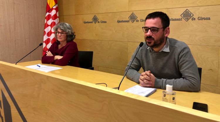 Els regidors de Guanyem Girona Lluc Salellas i Cristina Andreu, aquest matí