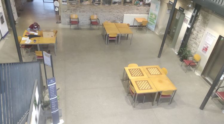 Una sala del centre cívic Can Ninetes de Girona, buida