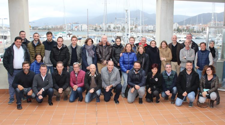 Participants en l’assemblea de constitució de l’Associació d’Empresaris Roses-Cap de Creus el 2019