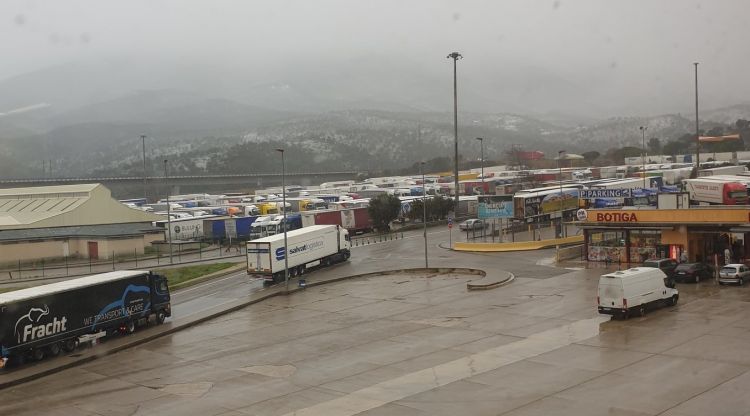 L'aparcament de camions, aquest matí a la Jonquera. Pau Budó