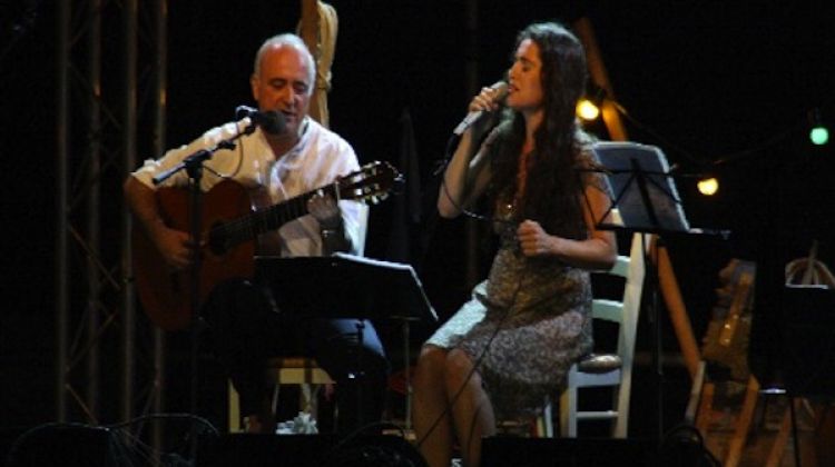 Càstor Pérez i la seva filla Sílvia participant a la Cantada de l'any passat © AG