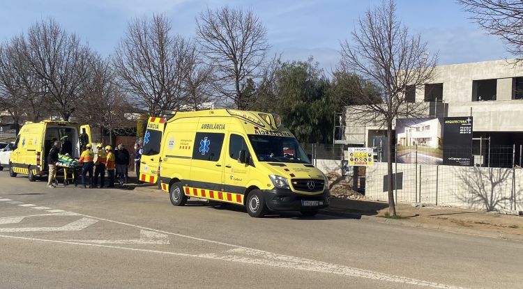 El SEM donant cobertura en un accident laboral (arxiu). Roger Lacaci