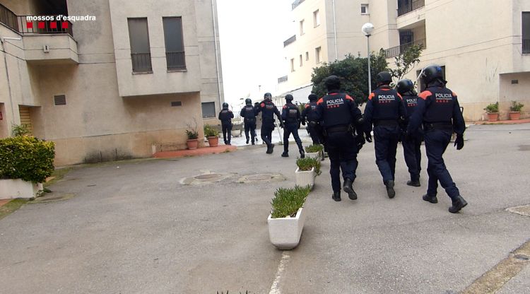 Un instant de l'operatiu protagonitzat pels Mossos d'Esquadra