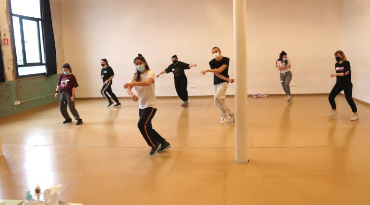 Alguns dels joves ballarins que participen en una audició per a un projecte de dansa urbana europeu. ACN
