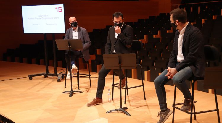 El programador de música clàssica, Víctor García de Gomar, el vicealcalde de Girona, Quim Ayats, i el director de la Fundació Auditori Palau de Congressos, David Ibáñez. ACN