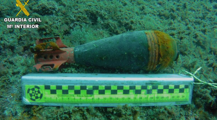 L'objecte que ha trobat la Guàrdia Civil a la cala Caials de Cadaquès