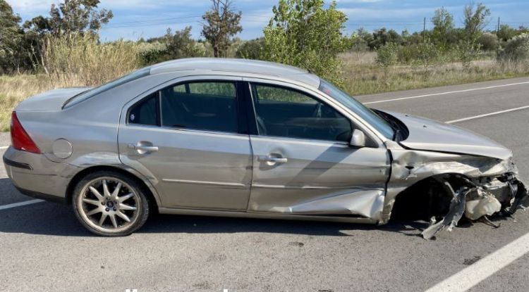 Un dels vehicles accidentats a Pont de Molins