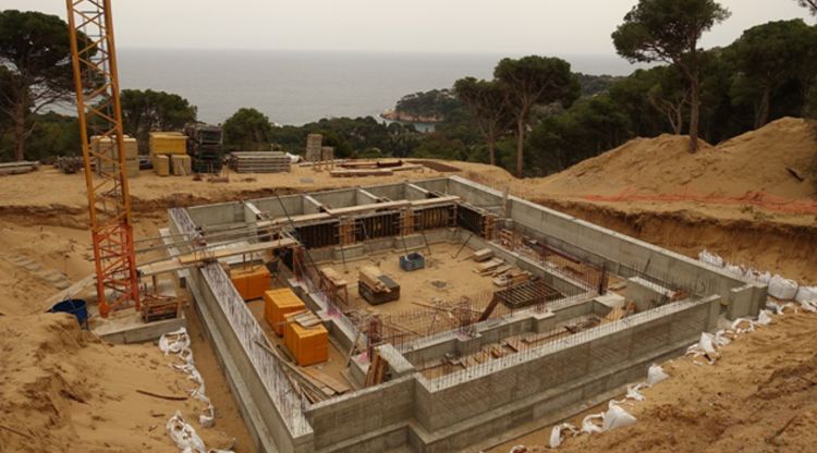 Imatge de les obres que s'estan fent a la zona de Montcal 2, a Begur