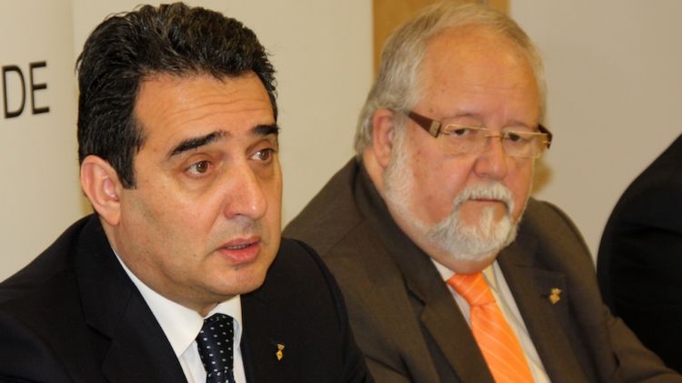 Manel Bustos i Salvador Esteve, durant la reunió de la Comissió Municipalista de Catalunya © ACN
