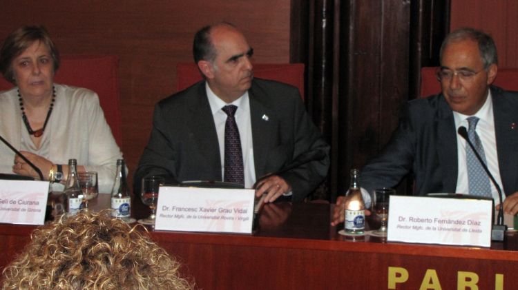 Els rectors de la UdG, URV i UdL respectivament, al Parlament © ACN