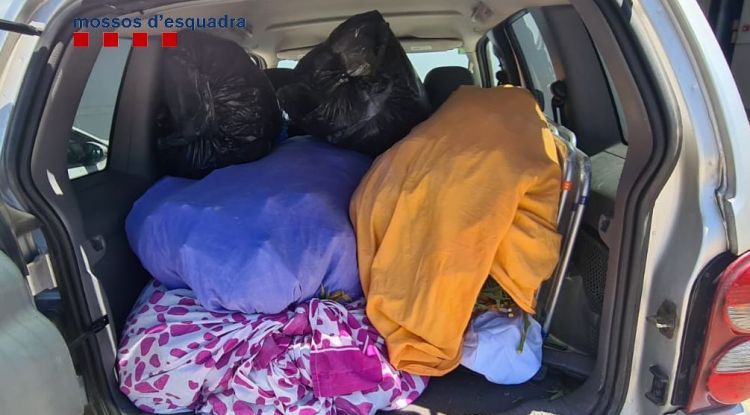 El vehicle carregat amb els 14kg de marihuana