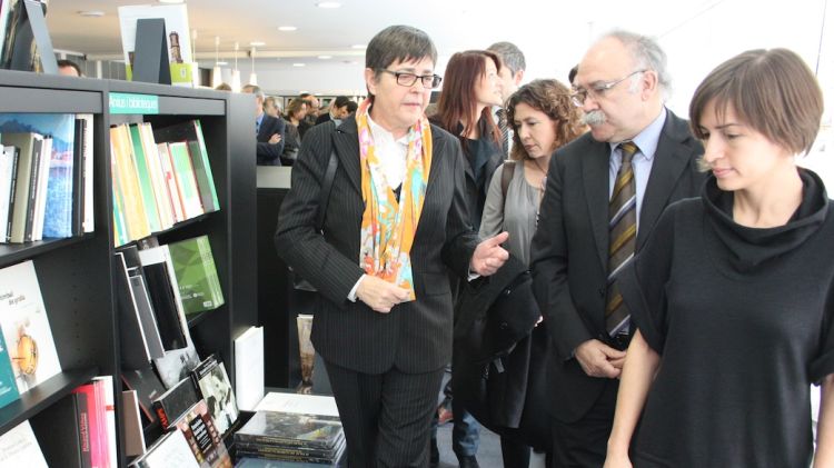Josep Lluís Carod-Rovira visitant la Llibreria de la Generalitat © M.Estarriola