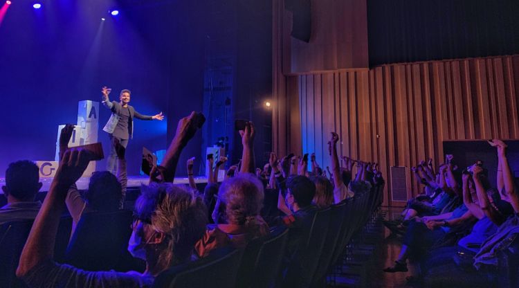 Un instant de l'espectacle de G Alexander al FIMAG de Torroella de Montgrí. Irina Molero