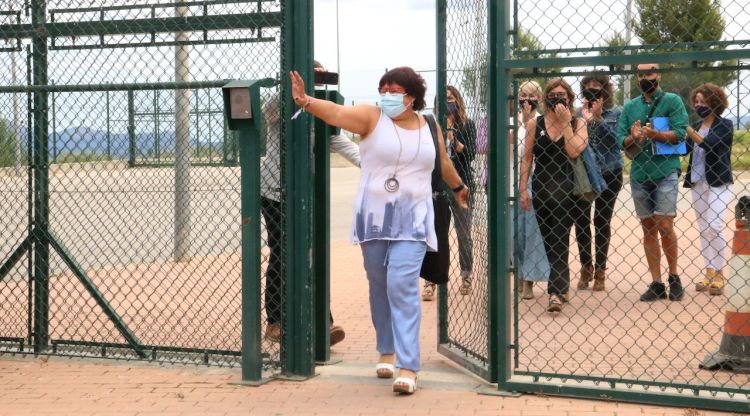 L'exconsellera Dolors Bassa sortint de la presó de Figueres. ACN