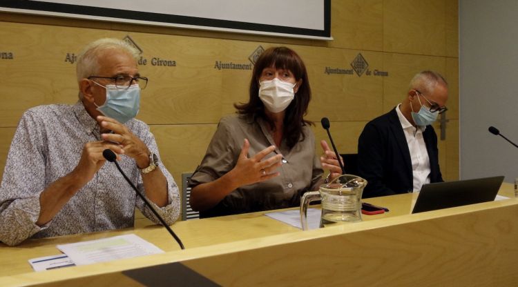 D'esquerra a dreta, el regidor de Seguretat, Eduard Berloso; l'alcaldessa de Girona, Marta Madrenas, i el regidor d'Urbanisme, Lluís Martí. ACN