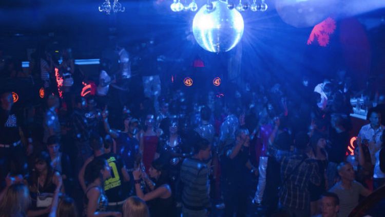 Joves en una discoteca de Girona © Tillate