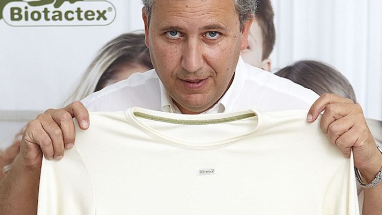 Josep Mascarós amb el seu producte a les mans © ACN