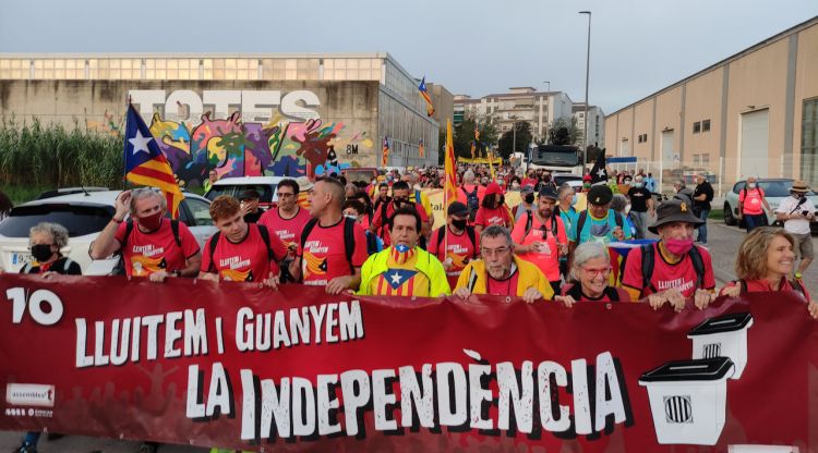 La capçalera de la manifestació de la marxa nord, aquest matí a Sant Julià de Ramis. ACN