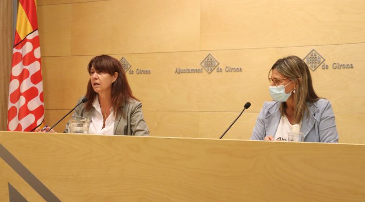 L'alcaldessa de Girona, Marta Madrenas, amb la regidora de Promoció Econòmica i Turisma, Glòria Plana. ACN