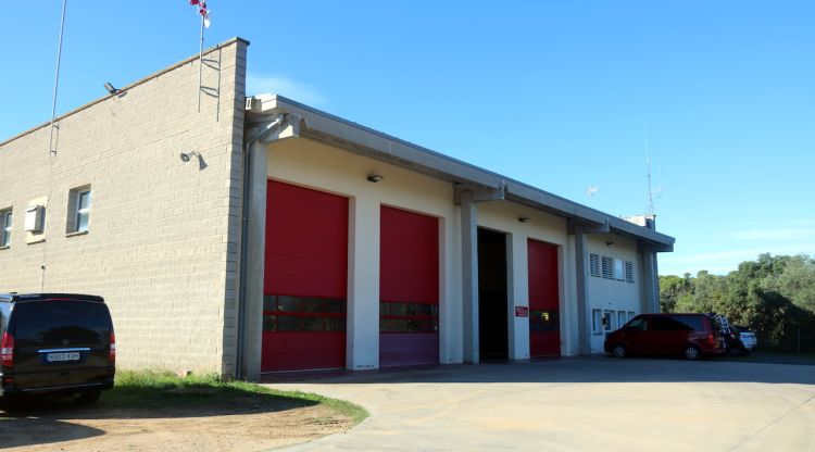Exterior del parc de Bombers de Calonge, que es reconvertirà en base logística i seu dels GRAE subaquàtics. ACN