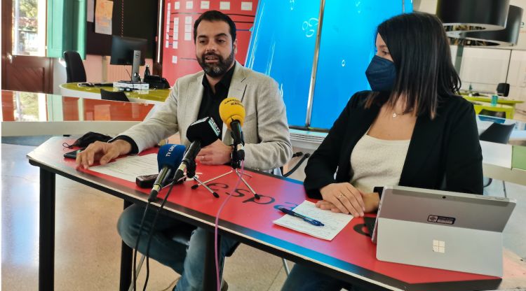 El vicealcalde, Quim Ayats, i la regidora d’Habitatge i Joventut de l’Ajuntament de Girona, Annabel Moya