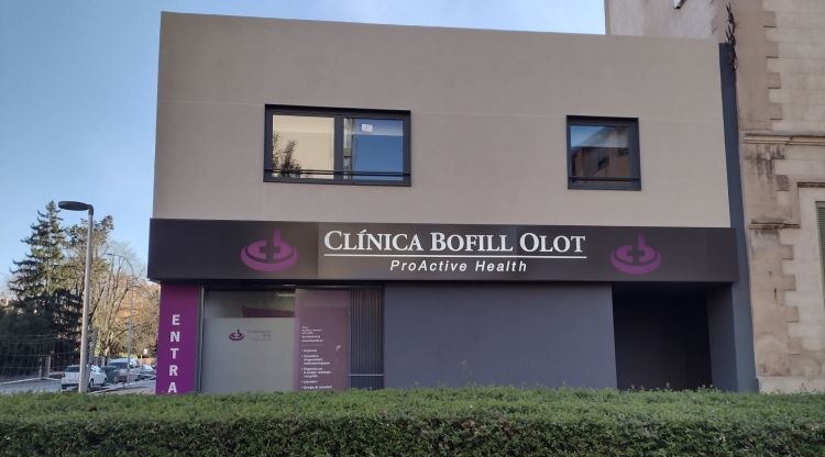 Entrada a la nova Clínica Bofill d'Olot