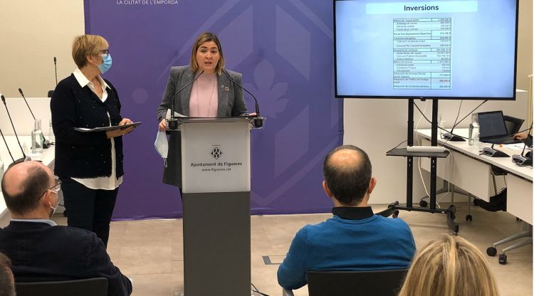L'alcaldessa de Figueres, Agnès Lladó, durant la roda de premsa de presentació dels comptes municipals. ACN