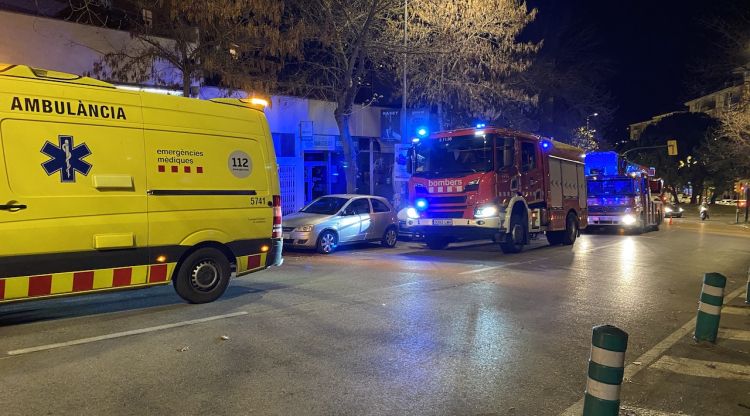 Bombers i efectius del SEM desplaçats al lloc dels fets. M. Estarriola