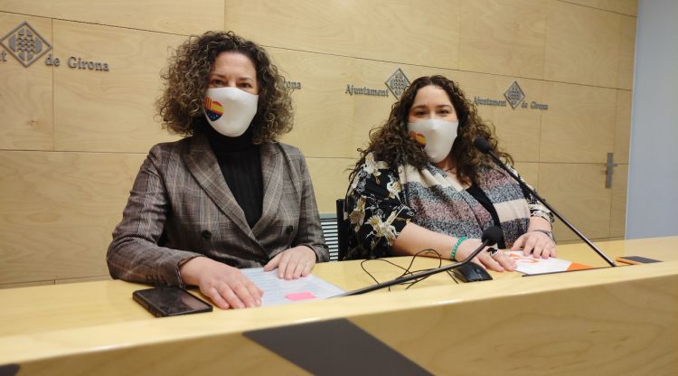 La portaveu municipal a Girona de Ciutadans, Míriam Pujola a la dreta, i de la diputada del partit, Camino Fernández. ACN