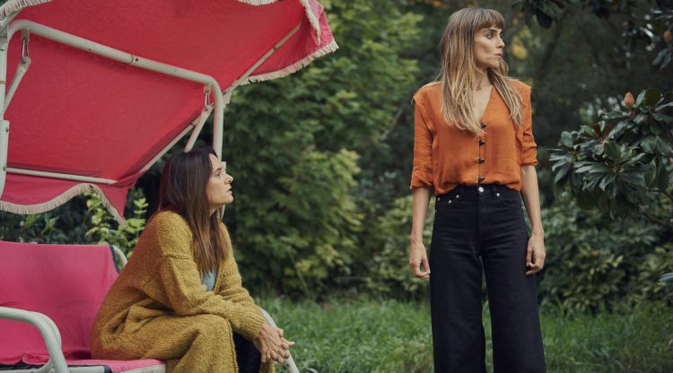 Eva Santolaria i Irene Arcos a 'Todos mienten'. Filmax