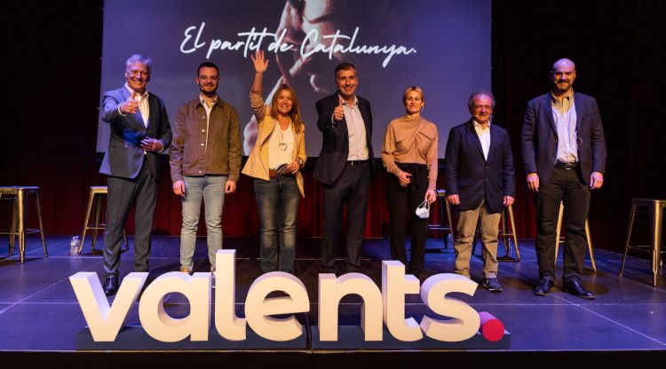 Imatge dels participants a la presentació del nou partit Valents el 29 de gener a Barcelona